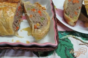 фото рецепта Пирог с мясной начинкой в слоеном тесте