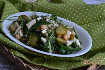 фото рецепта Салат с рукколой, сардинами и нутом