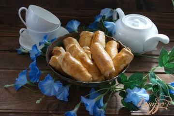 фото рецепта Пресные пирожки с сосисками