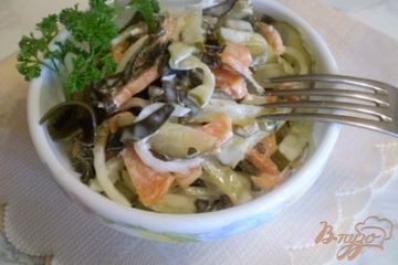 фото рецепта Морской салат с морковью и огурцом