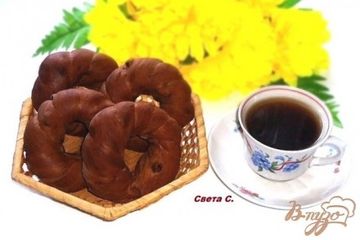 фото рецепта Кофейно-шоколадные бублики с изюмом