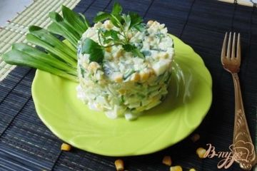 фото рецепта Салат из черемши с кукурузой.