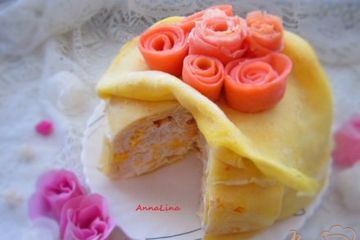 фото рецепта Блинный торт с манго и сметанным кремом