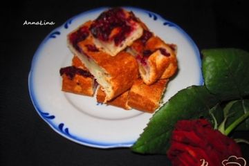 фото рецепта Пирог на сметане с вишней и орехами