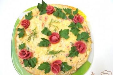 фото рецепта Блинный пирог с капустой и салями