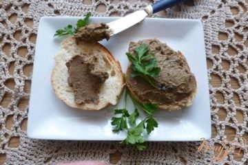фото рецепта Куриный паштет с черносливом и вином
