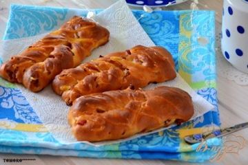 фото рецепта Твисты с салями и брынзой