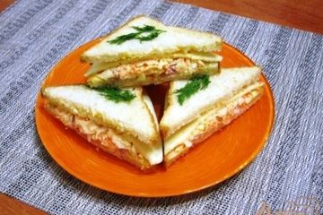 фото рецепта Бутерброды с сыром, ветчиной и салатом