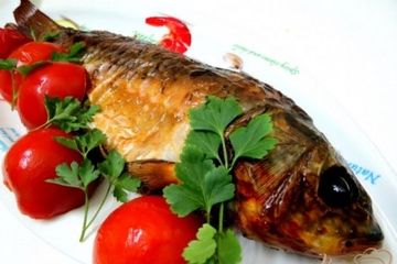 фото рецепта Карп фаршированный черемшой, луком и грибами