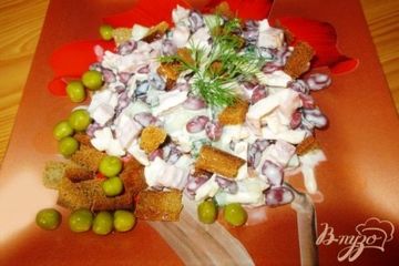 фото рецепта Салат с красной фасолью и сыром