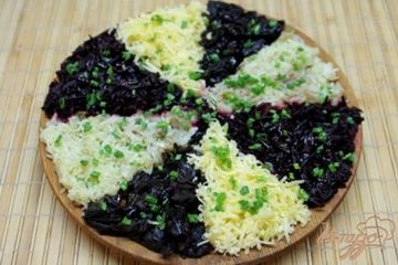 фото рецепта Салат фуршет со свеклой, сыром и картофелем