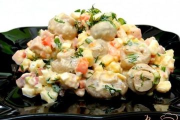 фото рецепта Салат мясной с ветчиной и грибами