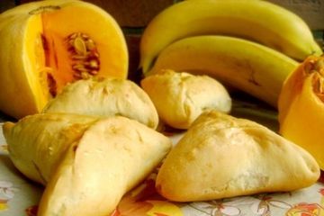 фото рецепта Треугольнички с тыквой и бананами