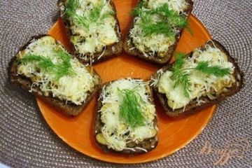 фото рецепта Фитнес-бутерброды с грибами в духовке