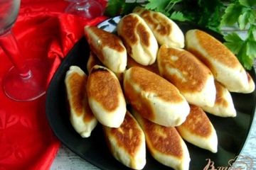 фото рецепта Банкетные мини-пирожки с семгой и рисом