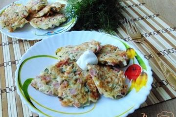 фото рецепта Оладьи из капусты с колбасой и сыром