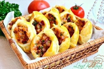 фото рецепта Пирожки «Погача» с колбасой и сыром