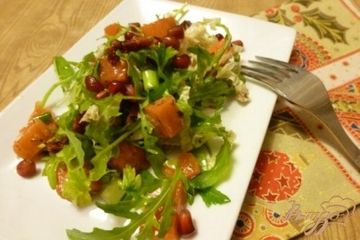 фото рецепта Салат из тыквы и вяленых томатов с зеленью
