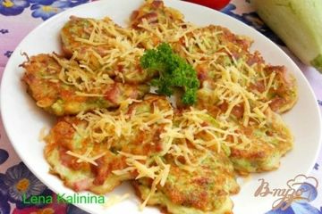 фото рецепта Кабачковые оладьи с сыром и колбасой