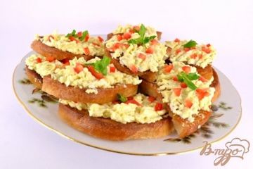 фото рецепта Гренки с яйцом и плавленным сыром