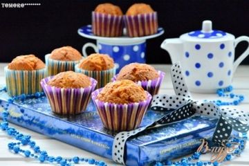 фото рецепта Кексы с печеньем и карамельным соусом