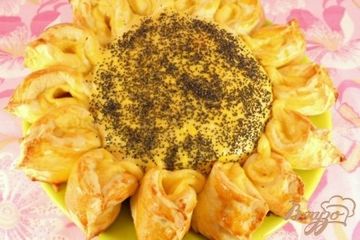 фото рецепта Пирог Подсолнух с мясом и сыром