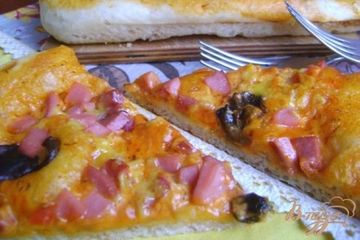 фото рецепта Пицца с сардельками и опятами