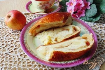 фото рецепта Сдобный пирог с яблоками и корицей