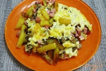 фото рецепта Запеканка с грибами и колбасой