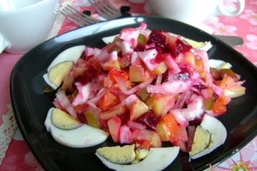фото рецепта Винегрет с крабовыми палочками и яйцом