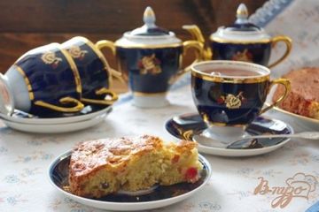 фото рецепта Домашний пирог с изюмом и яблоком