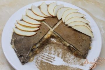 фото рецепта Шоколадные блинчики с сгущенкой и фруктами