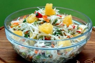 фото рецепта Салат из капусты с фруктами