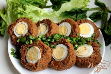 фото рецепта Печеночный рулет с перепелиными яйцами