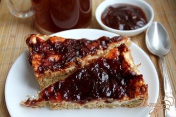 фото рецепта Овсяный пирог с творогом и абрикосовым повидлом