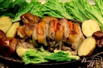 фото рецепта Мясо с овощами и яблоками «Гармошка»