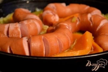 фото рецепта Свиные сардельки с овощами