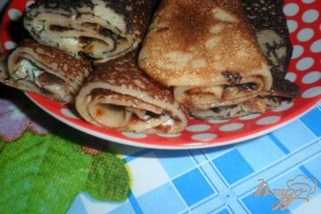 фото рецепта Блинчики на рассоле с чесночным соусом к борщу