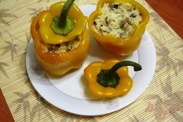 фото рецепта Перцы, фаршированные грибами и рисом