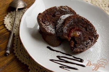 фото рецепта Кекс шоколадный со сливами