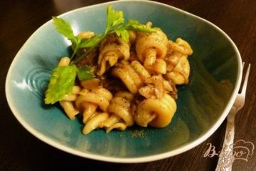 фото рецепта Спиральки (rotini) с подливой из вешенок