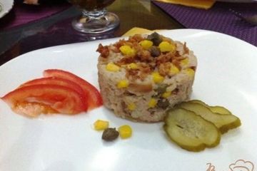 фото рецепта Салат с тунцом и рисом