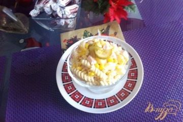 фото рецепта Салат с копченой курицей и фузилли (макаронами)