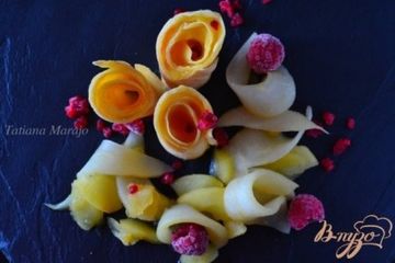 фото рецепта Блинчики с лимонным курдом и фруктами