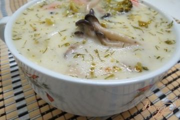 фото рецепта Суп с вешенками и брокколи