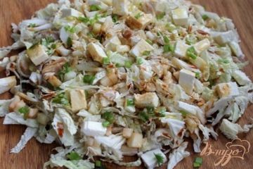 фото рецепта Салат из пекинской капусты и курицы