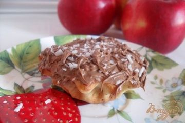 фото рецепта Сметанные кексы с вишнями