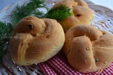 фото рецепта Хлебные булочки с миндалем и вяленой клюквой