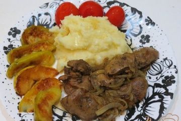 фото рецепта Печень с яблоками и луком.