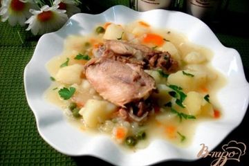 фото рецепта Картофель тушёный с курицей и горошком